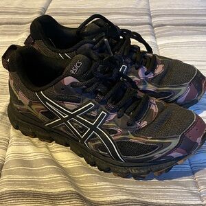 Women's "camo" Asics
